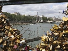 Adiós a los candados del amor en París
